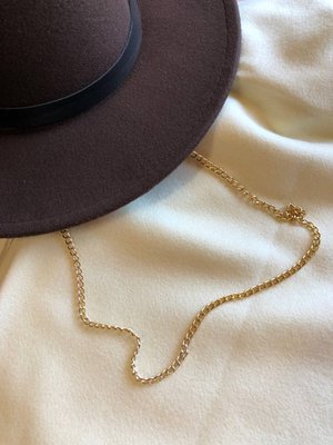 Капелюх коричневий Федора з ланцюжком 78670721-6 фото