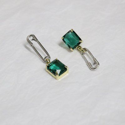 Сережки шпильки зелені арт.20ТА227 20TA227 фото